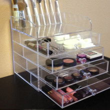 余姚市宇華日用品廠銷售部 專業(yè)提供各類噴頭、化妝品包裝及日用百貨